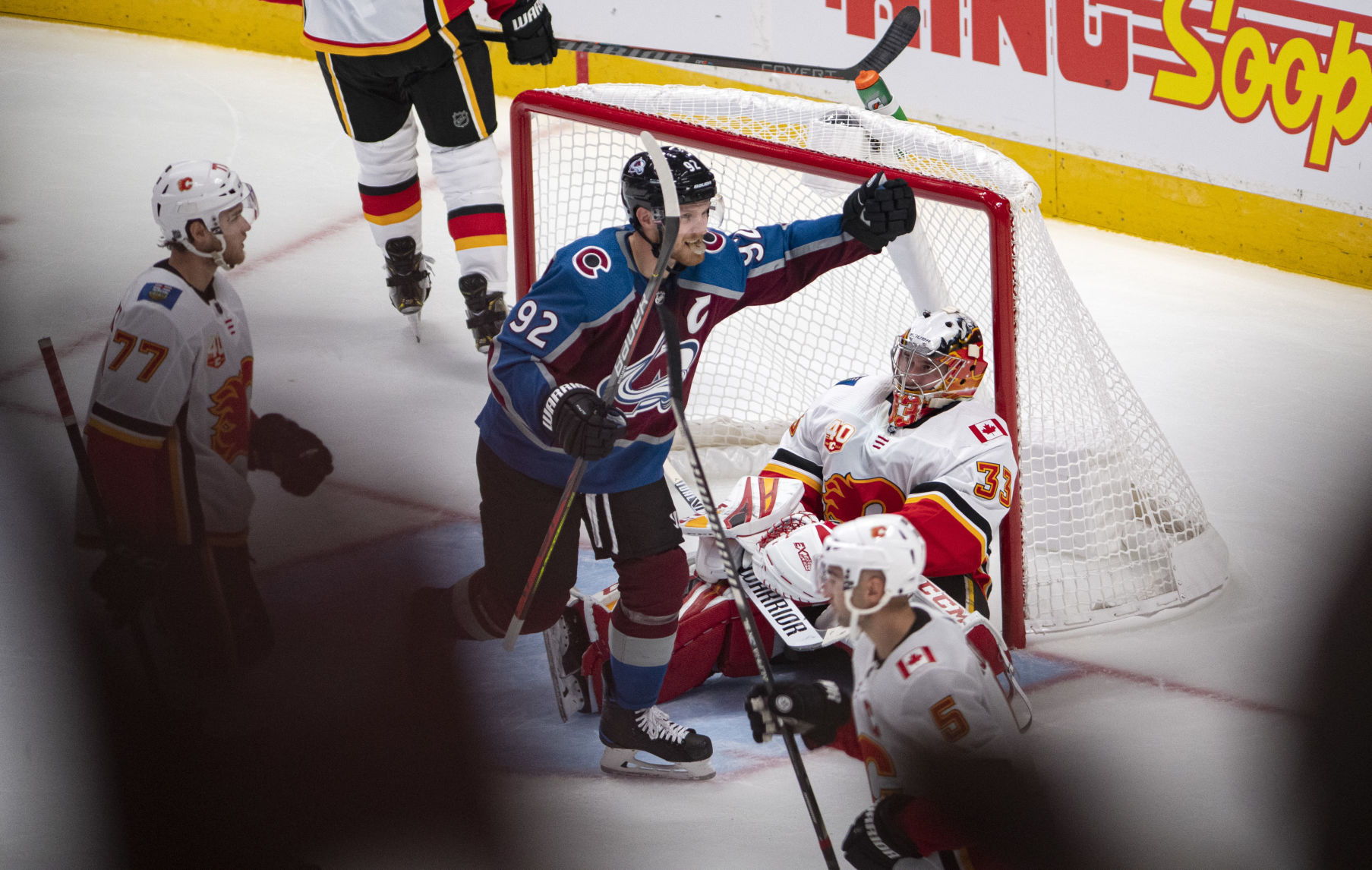 10_03_19 avs flames2428.jpg